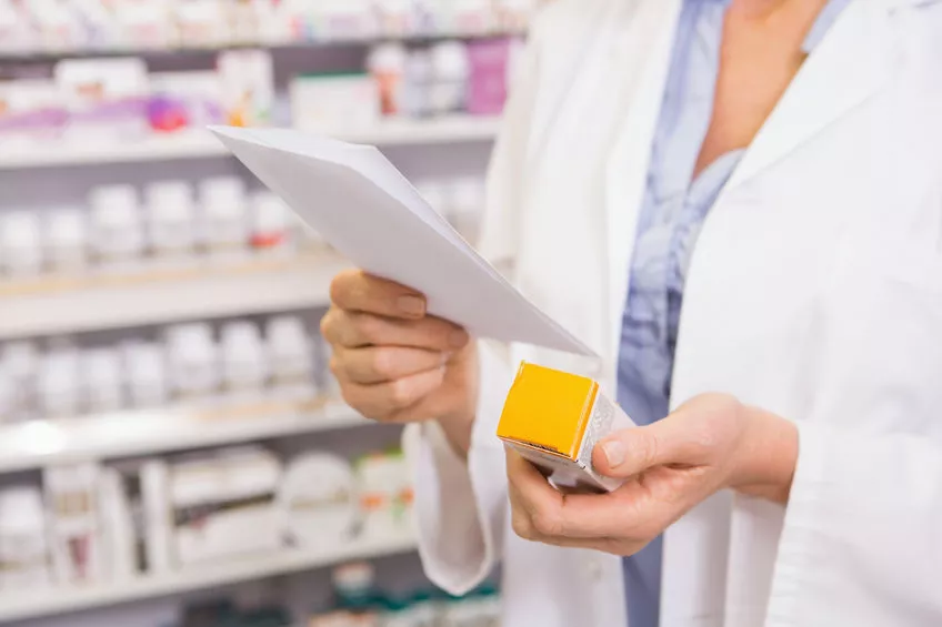 Boite de médicaments dans une pharmacie